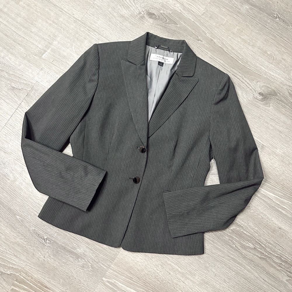 •TAHARI• BLAZER
